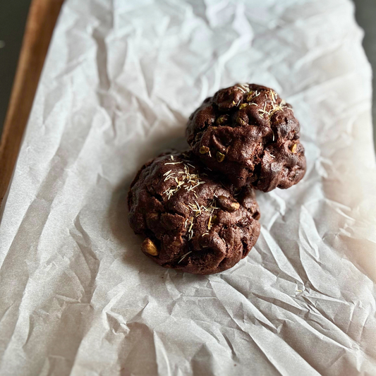 Dubai Chocolate cookie filled with pistachio cream – Brebow Cookies